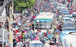 TP.HCM: Dùng xe buýt thay thế xe máy