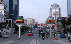 Làm buýt trên cao sẽ hết ùn tắc
