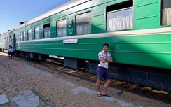 Sinh viên Singapore đi bộ gây quỹ giúp bệnh nhân ung thư