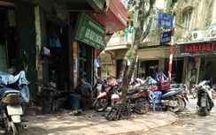 Nhiều cơ quan Nhà nước tự ý biến vỉa hè làm bãi xe