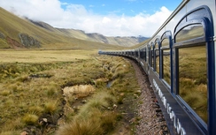 Tàu du lịch hạng sang trên “nóc nhà thế giới”