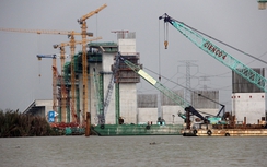 Thúc tiến độ cầu dây văng cao nhất Việt Nam