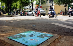 TP.HCM khoác áo mới cho nắp cống đô thị