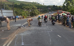 Nghe điện thoại khi lái xe, tai nạn cận kề