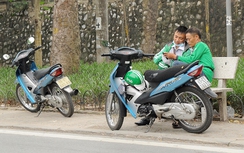 Xe ôm truyền thống trong lốc xoáy công nghệ