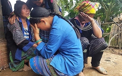 2 em nhỏ quay lại cứu bạn, cả 3 bị lũ cuốn trôi