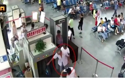 Lộ lý do người đàn ông mang 2 cánh tay người trong hành lý