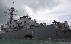 Cần cảnh giác cao độ tại tuyến đường tàu khu trục Mỹ gặp nạn