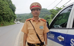 Trung tá CSGT kể phút lật tẩy nữ quái trốn nã trên xe khách