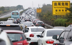 Lộ rõ tham vọng Trung Quốc cấm xe chạy xăng/diesel