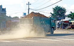 Xe hết hạn kiểm định tung hoành đường quê, dân cầu cứu