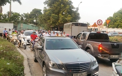 Hầm chui đại lộ Thăng Long tắc đường như cơm bữa đến bao giờ?