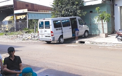 Xe hợp đồng trá hình “bóp chết” xe khách Long An
