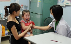 Bác sĩ nhi khoa khuyên cách xử trí với bệnh giao mùa