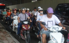 Vì đâu Hà Nội tăng ùn tắc, người xe như nêm?