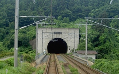 Hầm đường sắt xuyên qua biển