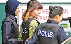 Đoàn Thị Hương trực tiếp vào phòng thí nghiệm xem bằng chứng