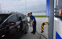 Thị trường xăng dầu cần hơn “một cái cúi đầu”