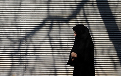 Quebec chính thức thông qua luật cấm đeo mạng che mặt