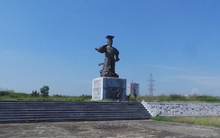 Nhức nhối quy hoạch tượng đài