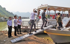 Hàng trăm tàu trên hồ Hòa Bình vẫn chưa đăng kiểm