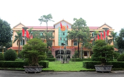 Hà Tĩnh: Lạ lùng lao động hợp đồng được bổ nhiệm làm lãnh đạo