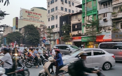Hà Nội: Khi điểm quay đầu thành “điểm nóng” ùn tắc