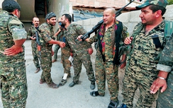 Mỹ đã chuyển hàng trăm xe vũ khí cho người Kurd ở Syria