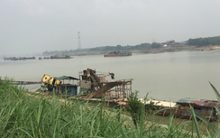 Phú Thọ: Dân tự góp tiền mua thuyền quyết chiến cát tặc