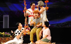 Kịch sân khấu đón Tết: Sài Gòn nhộn nhịp, Hà Nội đìu hiu