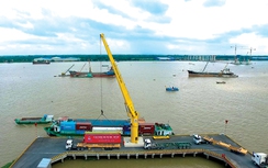 Vận tải ven biển tăng gần 4 lần, phí thấp