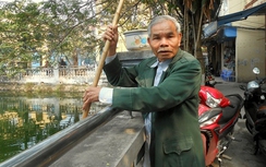 Cụ già 20 năm tự nguyện nhặt rác ở “hồ B52”