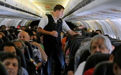 Các nước xử lý khách “quậy” trên máy bay thế nào?