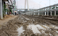 Dự án đường gom Ngã ba Huế thành ruộng bừa, dân kêu trời!