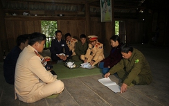 Cứu người lạc đường trong đêm mưa lũ