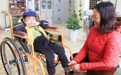 Gặp lại cậu bé thoát chết kỳ diệu dưới gầm xe tải