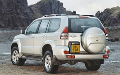 Cài số lùi nhưng bóng đèn phía sau xe không sáng, phải làm sao?