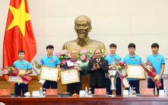 "Nhân dân công nhận các bạn là những người anh hùng trên sân cỏ"