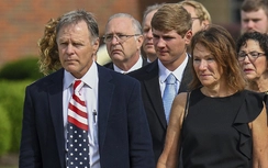 Cha sinh viên bị giam ở Triều Tiên được Mỹ đưa tới Hàn Quốc