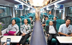 Khách nức nở khen tàu “5 sao” chuẩn hàng không