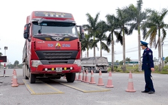 Phạt chủ hàng để loại bỏ tận gốc xe quá tải