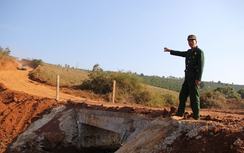 Cựu chiến binh bỏ tiền tỷ làm đường, xây cầu cho dân đi