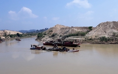 Nhức nhối “tàu ma” khoét cát, gây sạt lở sông Krông Na