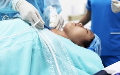 Tiền mất, tật mang tin thầy lang chữa bướu cổ