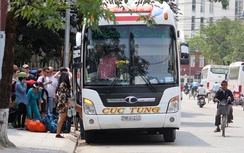 Xe giường nằm phá lộ trình, quần thảo nội đô TP Huế