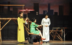 Toàn đạo diễn già, sân khấu kịch thiếu tương lai