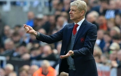 Arsene Wenger, người cận vệ trung thành gác kiếm
