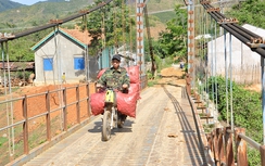 Kon Tum: Hãi hùng những cây cầu treo cũ hỏng