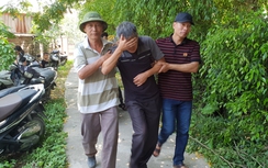 Thân nhân hai lái tàu khóc lặng trước nỗi đau bất ngờ