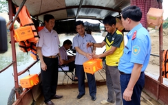 Phú Thọ: Đình chỉ hoạt động 3/9 bến khách ngang sông